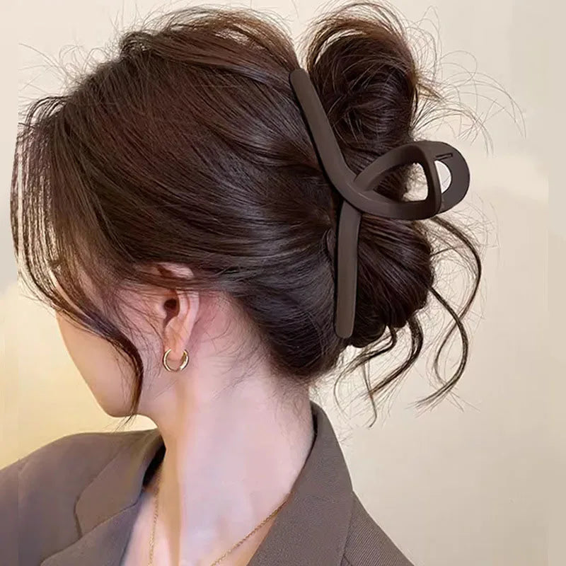 Elegant Geometric Hair Claw Clip — Large Matte Hold for Thick & Thin Hair