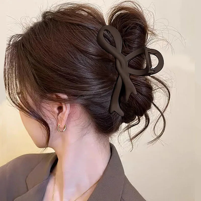 Elegant Geometric Hair Claw Clip — Large Matte Hold for Thick & Thin Hair
